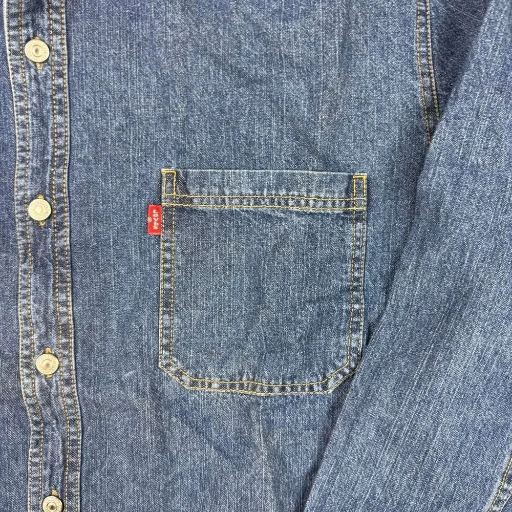 Levi-s Men's Blue and Navy Shirt